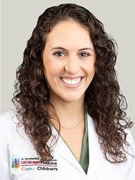 Danielle Bender's Instagram, Twitter & Facebook