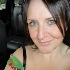 Adele Archer's Instagram, Twitter & Facebook