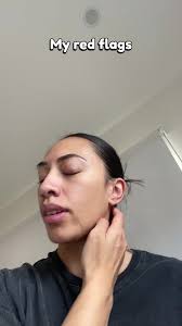 Not me saying “i dont have any red flags” ☠️