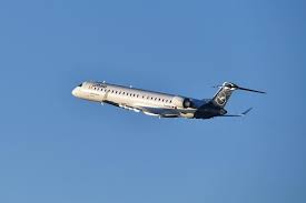 * tarifele biletelor de avion afisate sunt orientative, nu contin taxe de aeroport si sunt valabile pentru un drum dus intors la clasa 'economic', in limita locurilor disponibile. Lufthansa Introduce Curse Aeriene Iasi Frankfurt News Ro