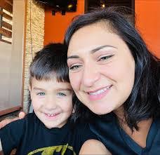 Janell Schultz's Instagram, Twitter & Facebook