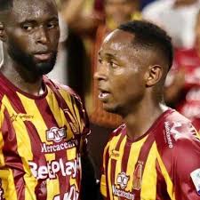 Futbolista salvadoreño Brayan Gil obtuvo su visa estadounidense