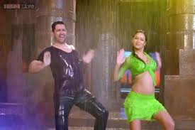 There are some scenes that will make you cringe a little but they are needed to move the film forward. Grand Masti New Stills What Makes A Comedy Film Click In Bollywood