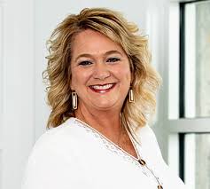 Tara Hamby's Instagram, Twitter & Facebook