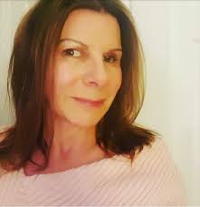 Deborah Garland's Instagram, Twitter & Facebook