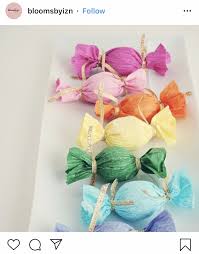 Karya seni dari kulit telur ini bisa dilakukan dengan cara melukis. Bunga Telur Masih Ada Yang Buat Tak Pesona Pengantin