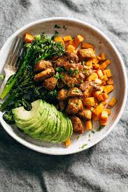 Topped with an easy, refreshing avocado sauce, these meal prep bowls are easily made paleo or whole30 compliant. Spicy Chicken And Sweet Potato Meal Prep Magic Recipe Pinch Of Yum