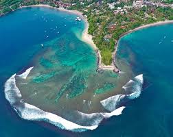 Salah satu atap yang masih tetap eksis hingga sekarang ini adalah atap yang berbahan seng. This Is The Gigi Tooth Peninsula Of Seng Gigi Beach Lombok The Name Means Rock With A Hole In The South Of Senggigi Is The Grave Of Batu Layar Makam Batu Layar A