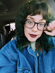 Who can take senior pictures in Kitsap?