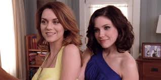 Brooke découvrira la vérité et leur en voudra. Sophia Bush Hilarie Burton Et Le Cast Des Freres Scott De Retour A Tree Hill Cosmopolitan Fr