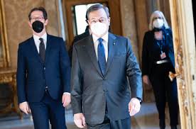 Il dpcm del 4 novembre se si abita in zona rossa, non è possibile recarsi in un comune al di fuori di quello di residenza o domicilio abituale. Dpcm Spostamenti Coprifuoco E Seconde Case Regole Fino A Pasqua Giornale Di Sicilia