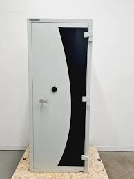Chubb Safes M-400T Burglary, Fire Safe - Height x 191 cm