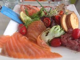 Fruits De Mer Muscadet Vue Sur Le Port De Piriac Quoi De Mieux Avis De Voyageurs Sur La Vigie Piriac Sur Mer Tripadvisor