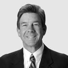 Leslie Dewitt's Instagram, Twitter & Facebook