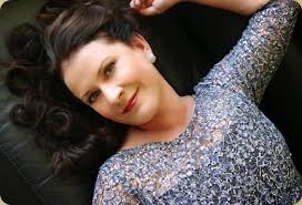 Voix des Arts: A Voice for the Performing Arts throughout the World: ARTIST  PROFILE: Dynamic Diva from Down Under