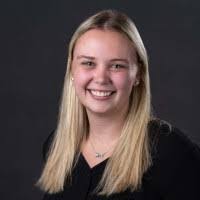 Samantha Simons's Instagram, Twitter & Facebook