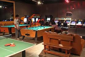 Game room in chicago athletic association hotel is a bar with a variety of games to enjoy in a playful atmosphere including bocce, billiards, and shuffleboard. Foto De Club Hotel Catedral San Carlos De Bariloche Sala De Juegos Tripadvisor