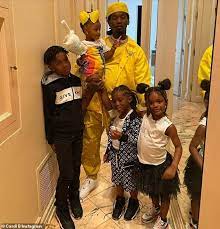 Cardi B Defends Estranged Husband Offset In Twitter Storm Celebrity Kids Fashion Cardi B Fashion