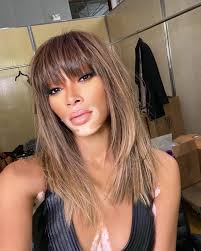 Mar 22, 2022 · ma ecco le foto più belle dei look con scalature da cui farsi ispirare e le novità tagli capelli scalati 2022 primavera estate! Taglio Scalato Medio Liscio Senza Rinunciare Al Volume Archzine It