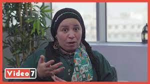 وولدت عبلة كامل في عام 1960، بينما ولدت ناهد رشدي في 15 سبتمبر/أيلول 1956، بينما ولدت إيناس مكي في 10 أكتوبر/تشرين الأول 1956. Ø´Ø¨ÙŠÙ‡Ø© Ø¹Ø¨Ù„Ø© ÙƒØ§Ù…Ù„ ØªÙ‚Ù„Ø¯ ÙØ§Ø·Ù…Ø© ÙƒØ´Ø±ÙŠ ÙÙŠ Ù„Ù† Ø£Ø¹ÙŠØ´ ÙÙŠ Ø¬Ù„Ø¨Ø§Ø¨ Ø£Ø¨ÙŠ Youtube