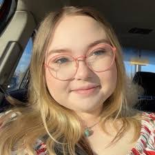 Kaitlin Gill's Instagram, Twitter & Facebook