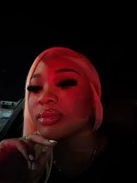 Hey (with the intention of getting kicked out of Applebee's with you)