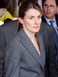 Royals' hair dyeing and wigs