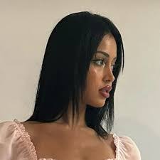 Kimberly See's Instagram, Twitter & Facebook