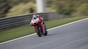 Namun ia akhirnya bisa lolos ke q2 bersama miguel oliviera (ktm factory) usai menyingkirkan alex rins (suzuki) dan alex marquez (lcr honda). T2kn7ykf4jzbjm