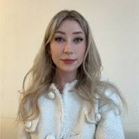 2700+ perfiles de «Lena»