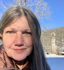 One of the city's ubiquitous mini-malls, Encino Place was built in the late  1980s at the corner of Ventura and Woodley. This mini-mall features  clothing, accessory, health, beauty, and kids' shops, as