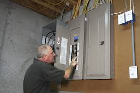 Jun 10, 2021 · all homes have an electrical service panel, commonly known as a breaker box or fuse box. The Different Types Of Household Fuse Boxes And How They Work All Suburban Electric