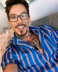 Where are David Bromstad's fans from?
