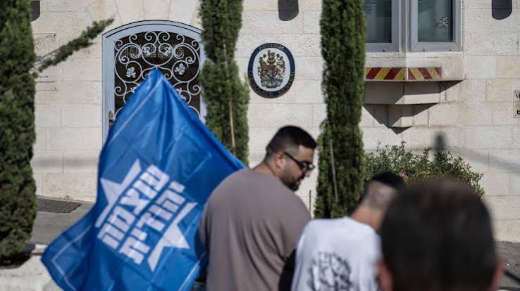 UK threatens to expel Israeli diplomats if Jerusalem consulate is closed