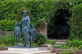 The statue was ordered by her sons, prince william and prince harry, and is set to be unveiled to the public on july 1, 2021 — what would have been princess diana's 60th birthday. Jjkot0ffyemkom