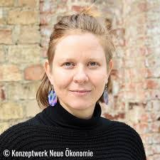 Andrea Vetter's Instagram, Twitter & Facebook