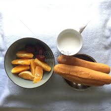 Dengan membiasakan diri untuk sarapan, maka tubuh akan memiliki energi yang cukup untuk beraktivitas hingga siang harinya saat waktunya makan siang. Sarapan Pagi Yang Sihat Kesihatan Pagi Yang Indah Gambar Unduh Gratis Imej 500358836 Format Jpg My Lovepik Com