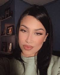 Venus Torres's Instagram, Twitter & Facebook