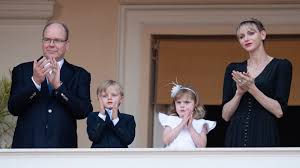 Prinz charles (65) soll nicht der leibliche vater von prinz harry (29) sein. Hat Furst Albert Ii Etwa Noch Ein Drittes Uneheliches Kind Promiflash De