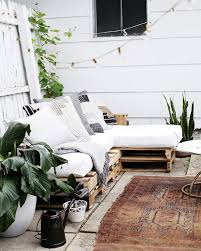 If you don't have a backyard, your balcony can be the best place to unwind yourself and have the best leisure time. Build A Balcony Sofa Tips And Diy Ideas For A Sofa Made Of Pallets My Desired Home