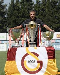 Galatasaray spor kulübü is a professional football club based on the european side of the city of istanbul in turkey. Galatasaray 3 Kupa Ile Poz Verdi Anadolu Ajansi