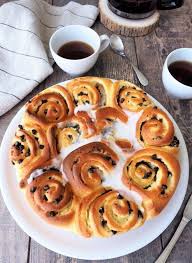 Le Chinois C Est Une Brioche Tres Moelleuse Garnie De Creme Patissiere Et De Pepites De Chocolat Patissiere Gateau Creme Patissiere Recette Creme Patissiere