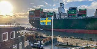 Have you ever fallen down?1 where was it? Frachter Rammt Fahre In Hamburg Blankenese Hat Der Starke Wind Den Elbe Crash Verursacht Mopo De