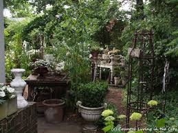 Das wort garten heißt auf französisch jardin. White Shabby Chic Ein Englisch Franzosischer Garten In Darmstadt Country Living In The City
