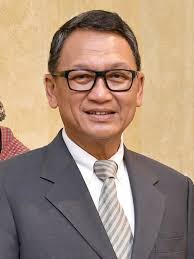 Namun, perlu definisi yang jelas agar diskusi tentang prioritas pembangunan sumber daya manusia menjadi lebih terarah. Daftar Menteri Energi Dan Sumber Daya Mineral Indonesia Wikipedia Bahasa Indonesia Ensiklopedia Bebas