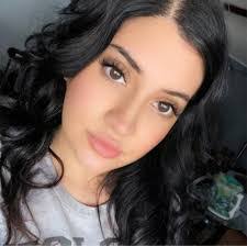 Perla Pace's Instagram, Twitter & Facebook