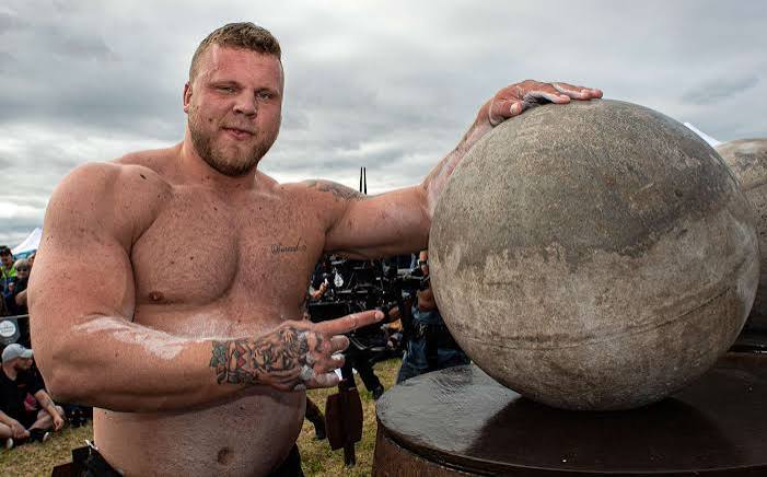 Tom Stoltman Defends World's Strongest Man Title in 2022