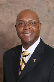 Linda Cuthbert wins; West Volusia School Board races go to runoffs