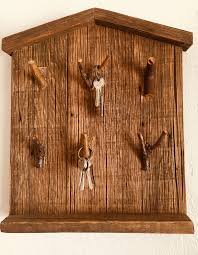 el yapimi ahsap dekoratif ev ici anahtarlik ahsap ev dekorasyonu ahsap raf egimli ahsap