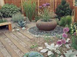 Dry Garden Live In A Dry Area Consider Using Gravel Rather Than Lawn Grass That Requires Lots Of Water An Xeriscape Landscaping Diy Garden Projects Xeriscape